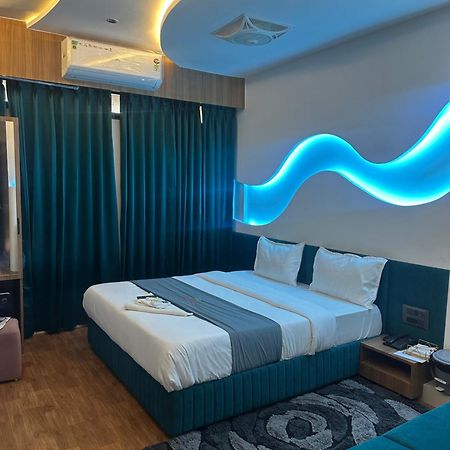 Hotel Victoria Prime Σουράτ Εξωτερικό φωτογραφία