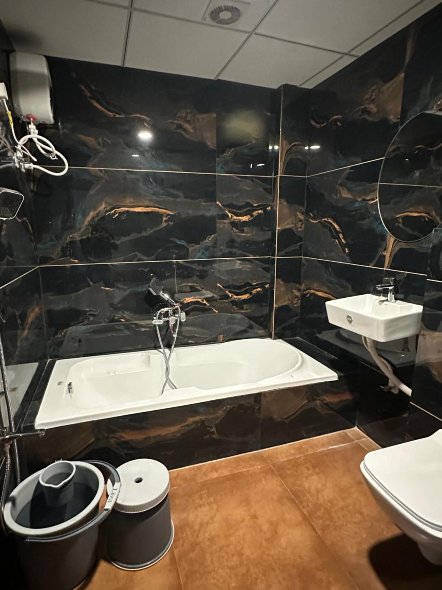 Hotel Victoria Prime Σουράτ Εξωτερικό φωτογραφία